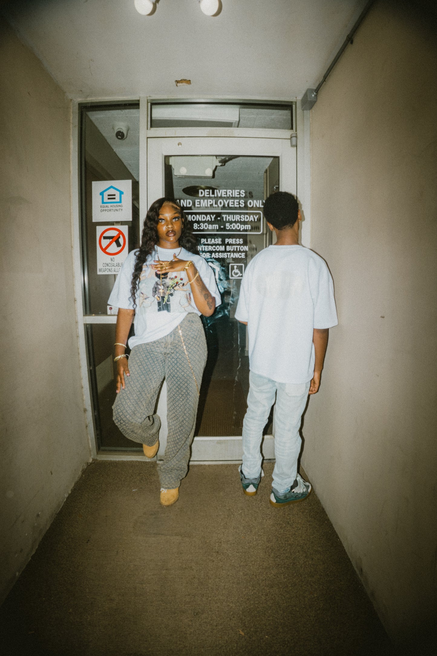 (WHITE ACCEPT MY FLOWERS OF LOVE BOXY TEE)