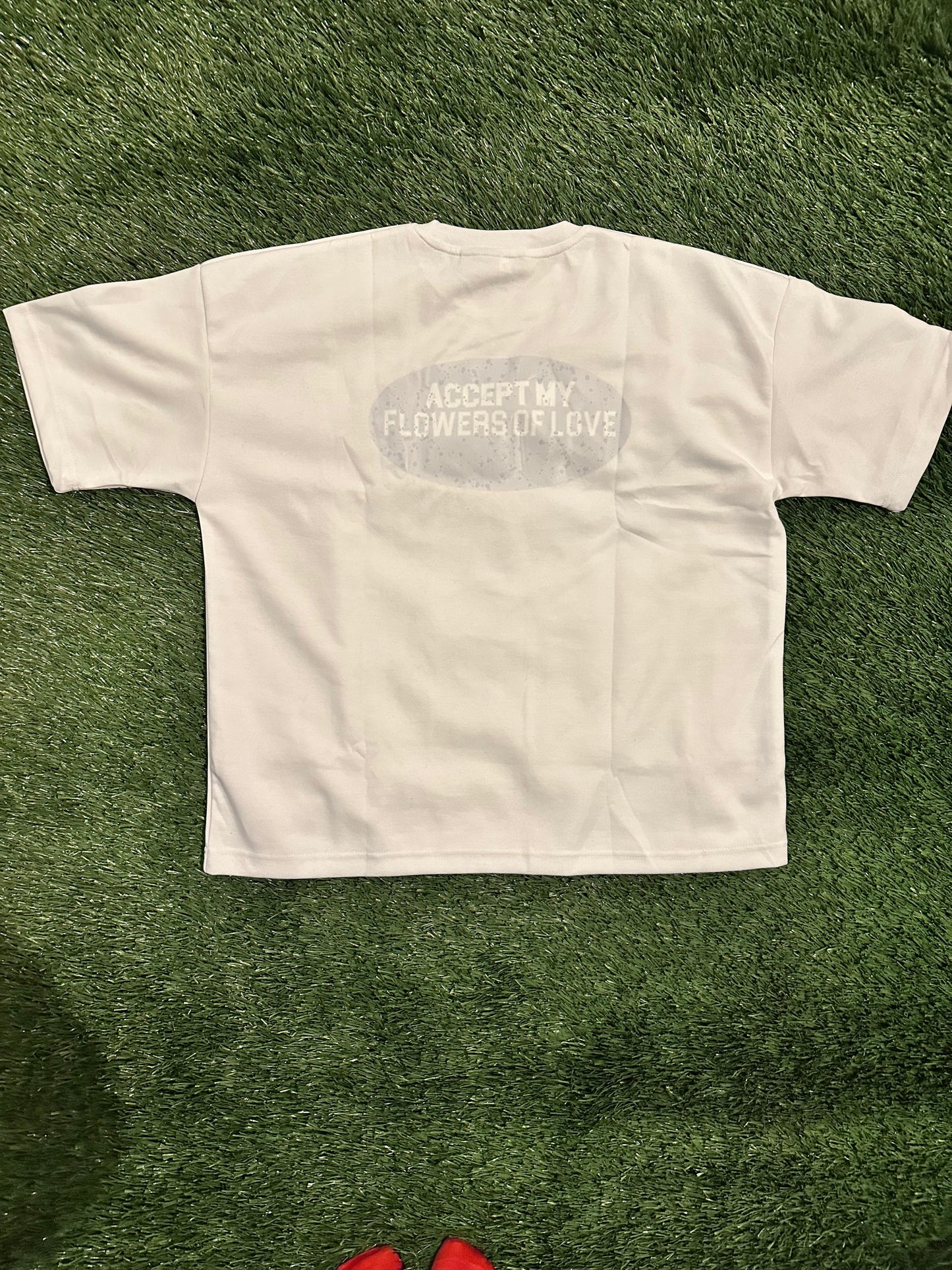 (WHITE ACCEPT MY FLOWERS OF LOVE BOXY TEE)
