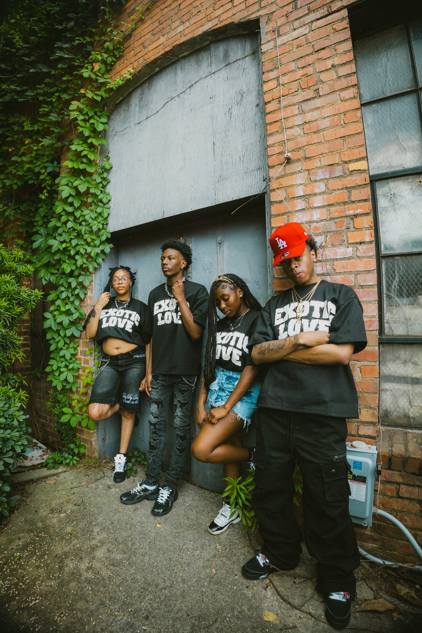 (BLACK EL BOXY TEE)